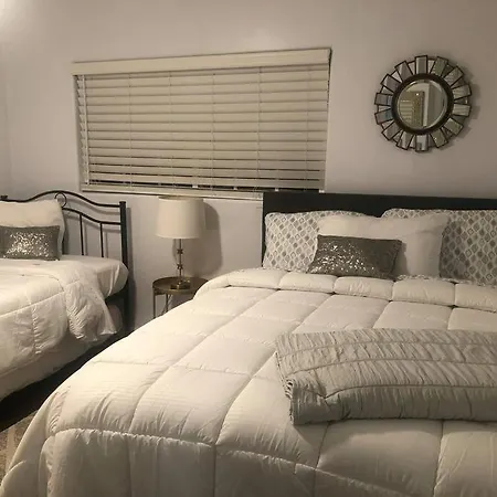 Cozy Beach Home Walking Distance From Ocean Ventura Exterior foto