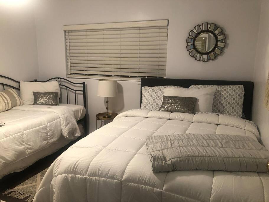 Cozy Walking Distance From Ocean Villa