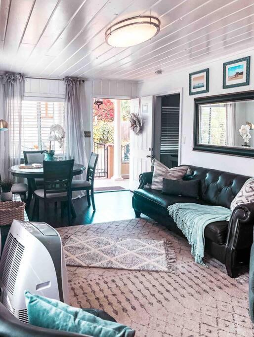 Cozy Walking Distance From Ocean Villa