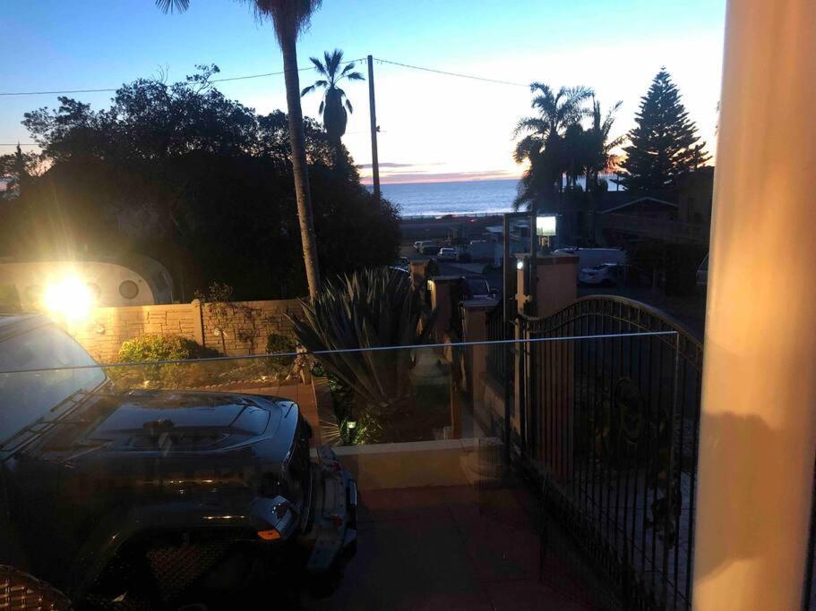 Cozy Walking Distance From Ocean Villa